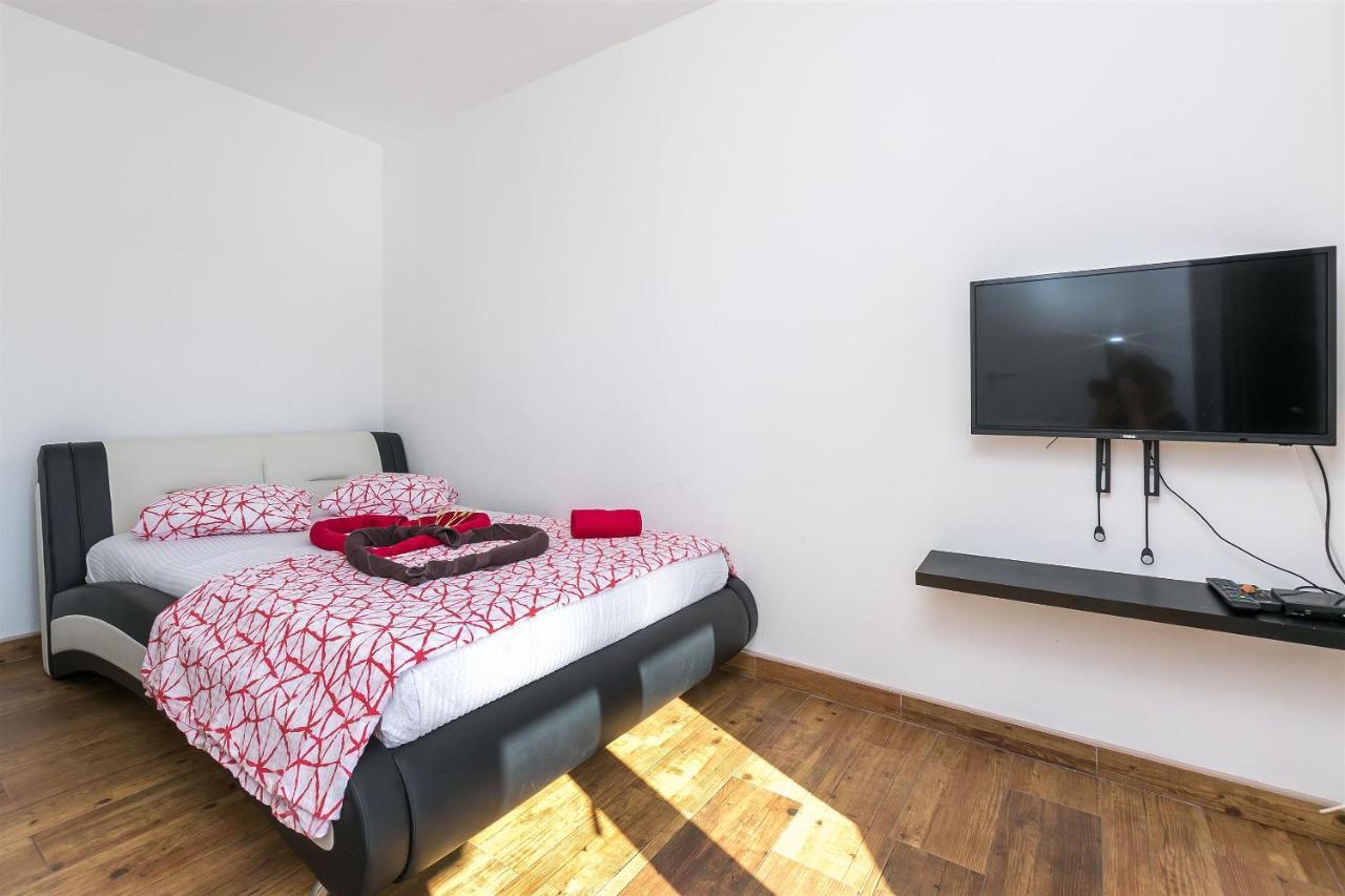 Apartments Lorenzo 로크바 로고즈니차 외부 사진