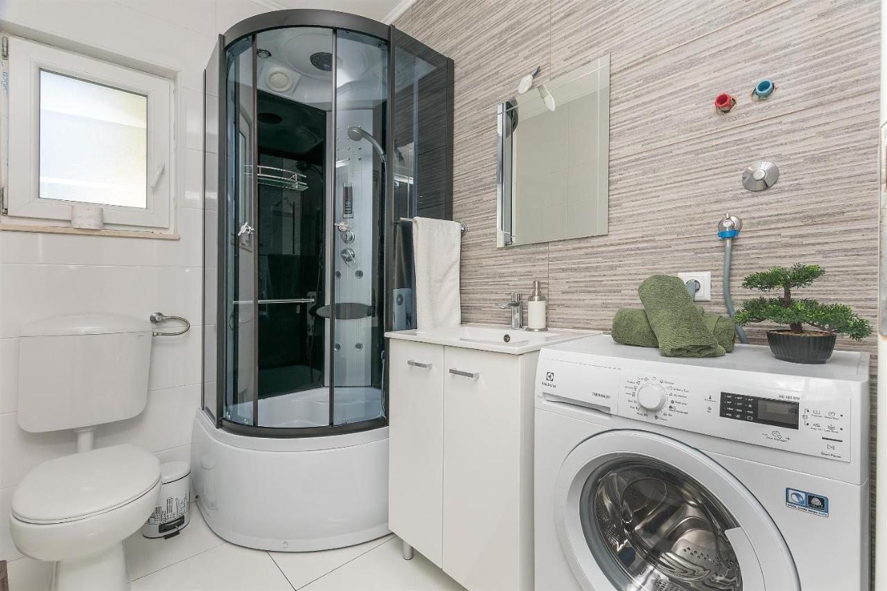 Apartments Lorenzo 로크바 로고즈니차 외부 사진