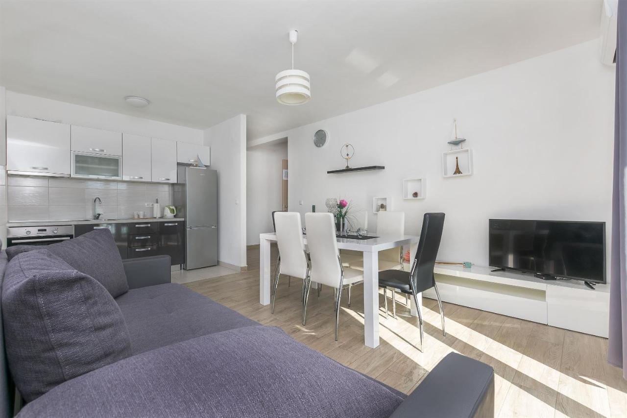 Apartments Lorenzo 로크바 로고즈니차 외부 사진
