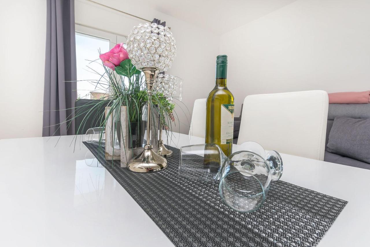 Apartments Lorenzo 로크바 로고즈니차 외부 사진