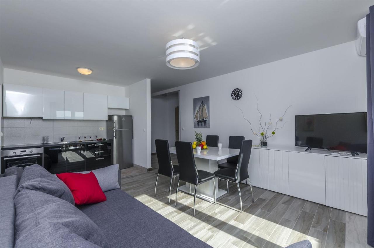 Apartments Lorenzo 로크바 로고즈니차 외부 사진